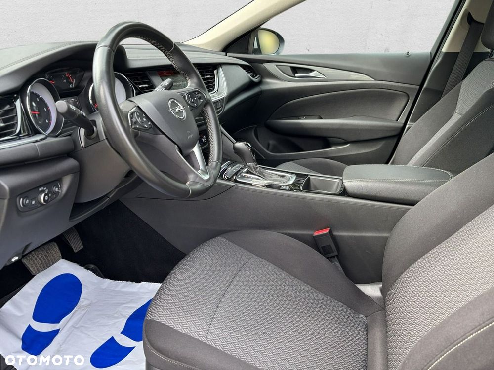 Opel Insignia - 12