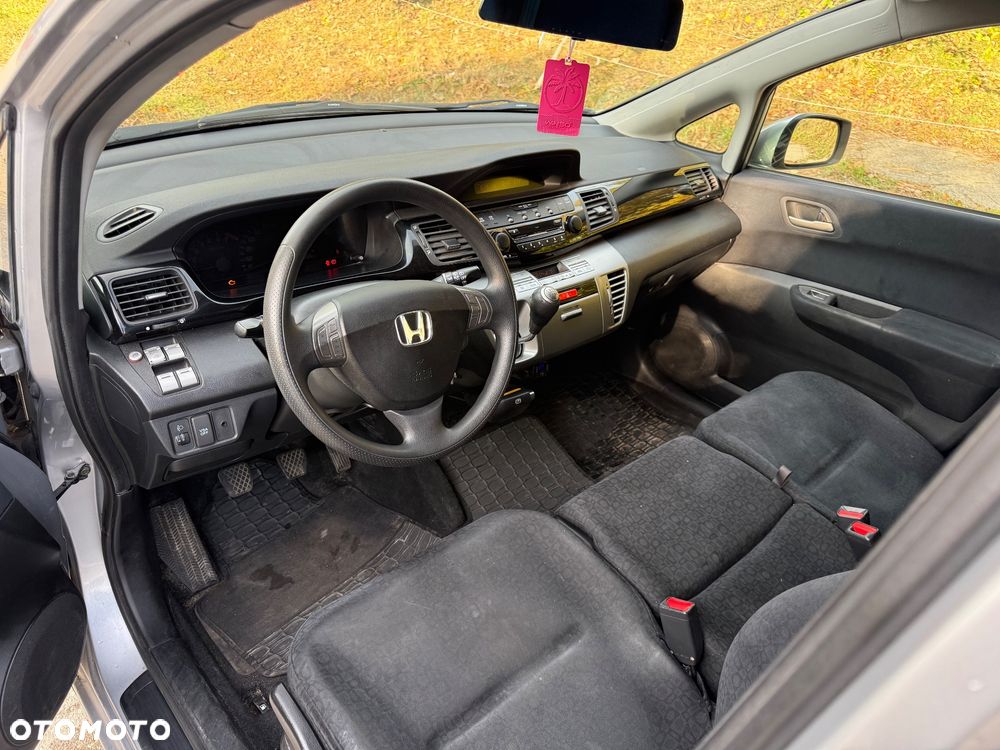 Honda FR-V - 18