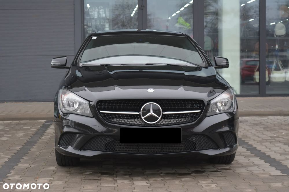 Mercedes-Benz CLA 180 7G-DCT StreetStyle - 2
