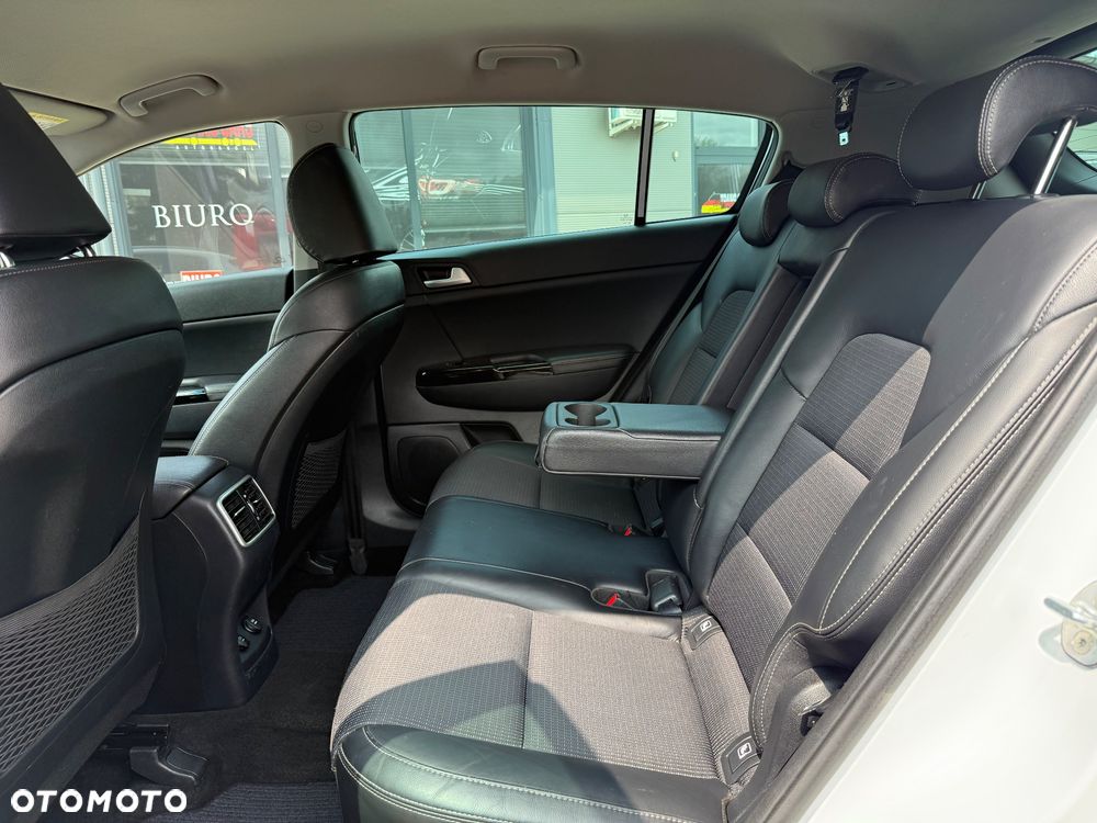 Kia Sportage 2.0 CRDI AWD Eco-Dynamics+ (48V M-H) SPIRIT - 29