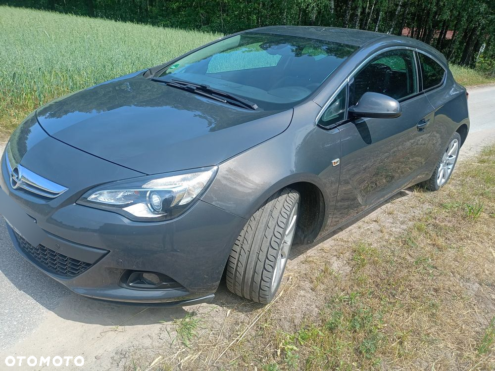 Opel Astra IV GTC 1.4 T Sport - 10
