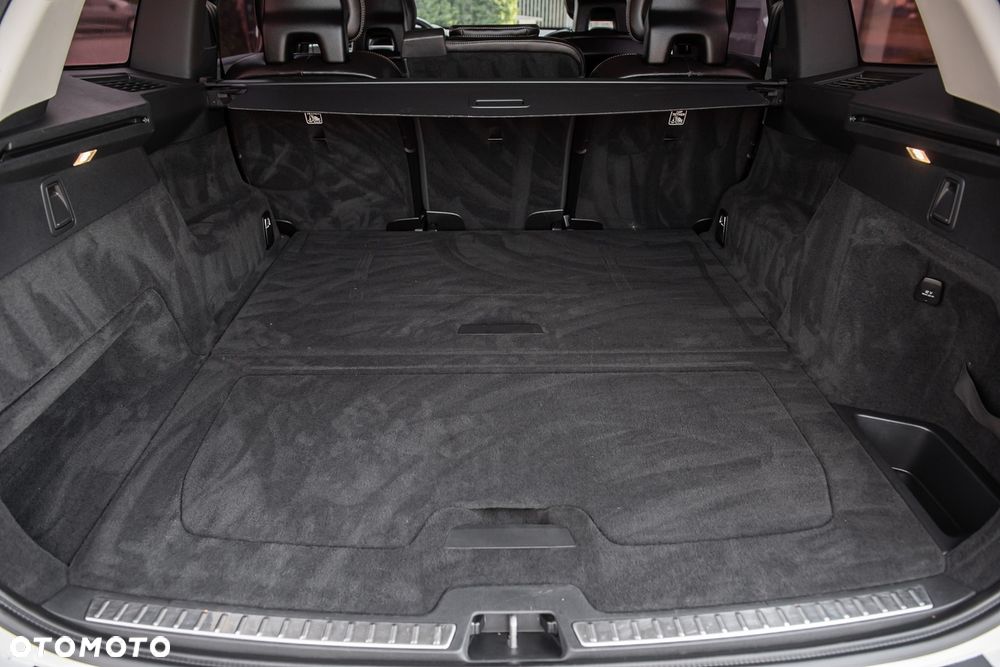 Volvo XC 90 D5 AWD Geartronic Momentum - 29