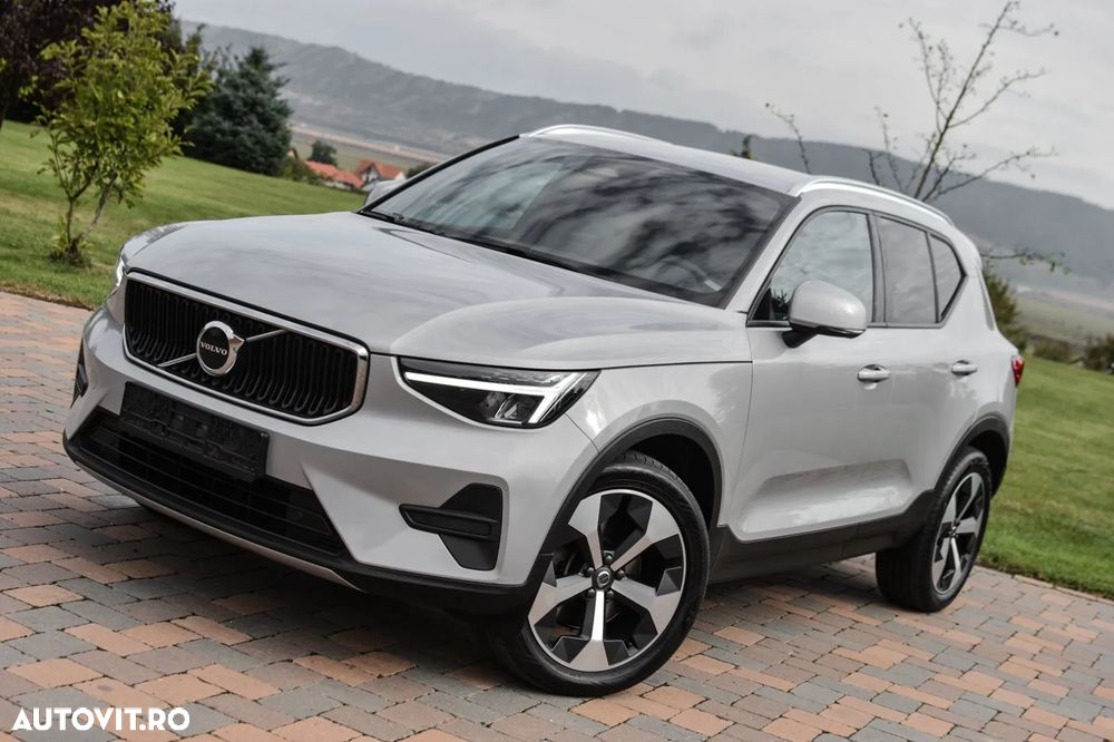 Volvo XC 40 B3 AT FWD MHEV Plus Dark - 11