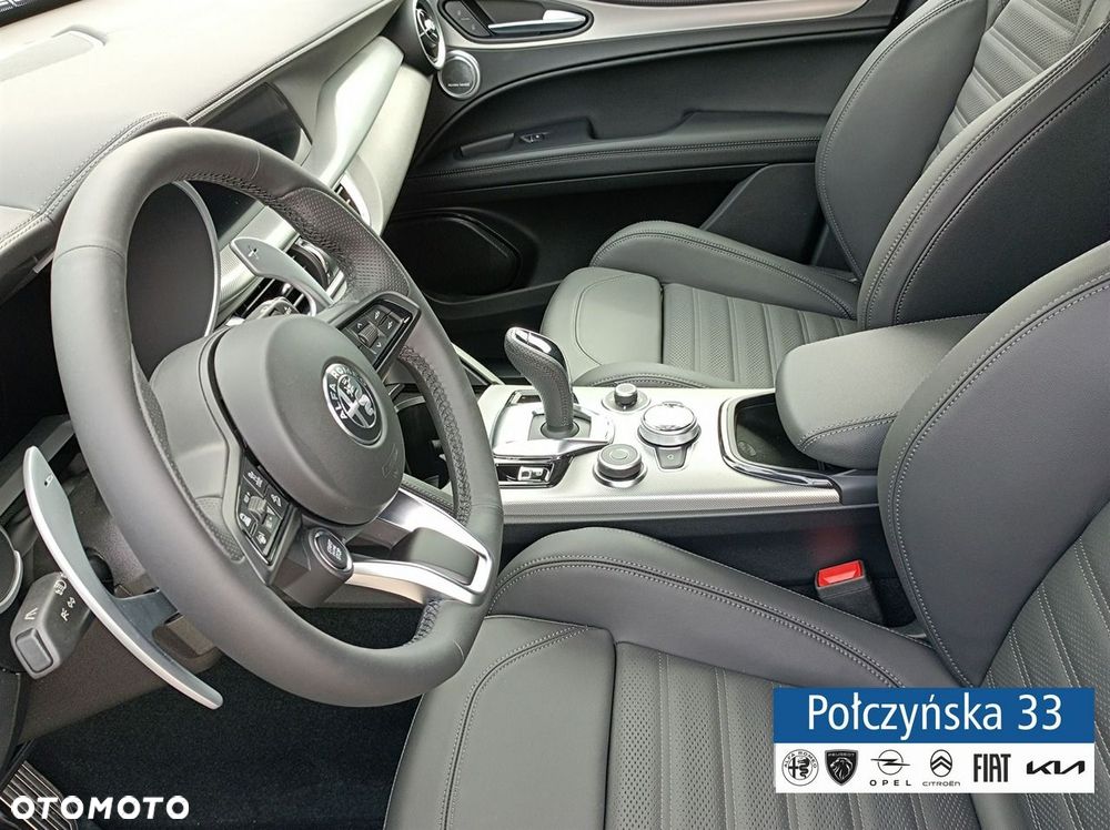 Alfa Romeo Stelvio - 12