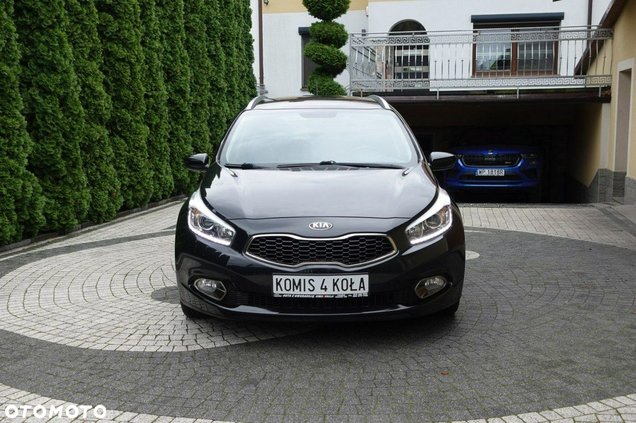 Kia Ceed - 10