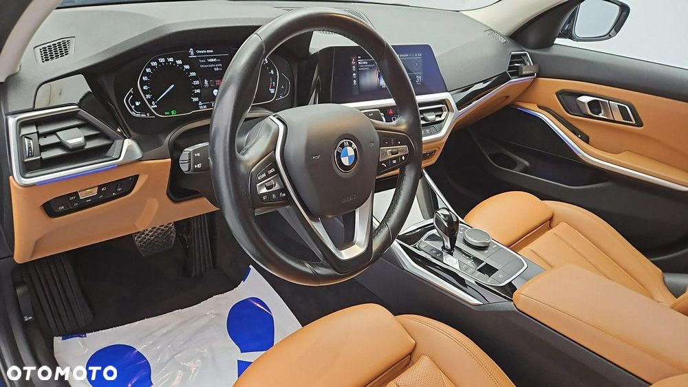 BMW Seria 3 320i xDrive Sport Line - 9