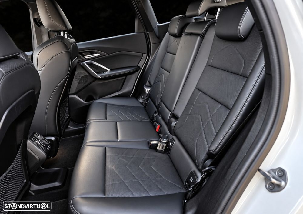 BMW iX1 xDrive30 M Sport Pack - 15