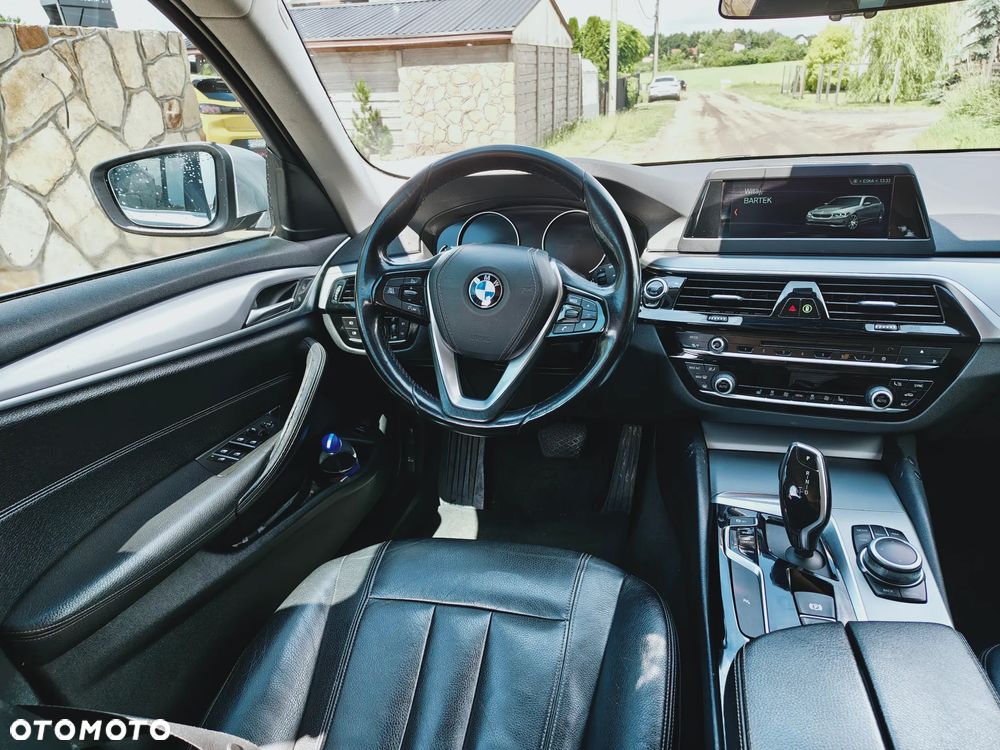 BMW Seria 5 530d xDrive Sport Line - 14