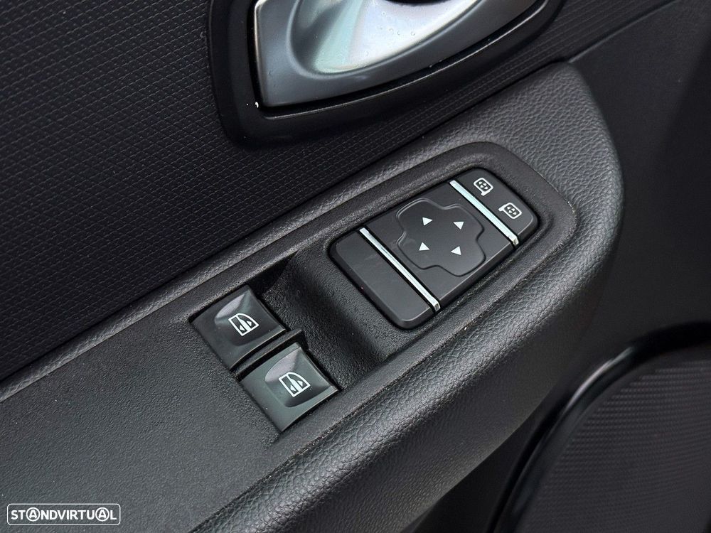 Renault Clio Sport Tourer 1.5 dCi Limited - 27