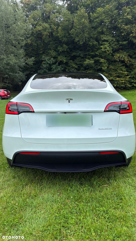Tesla Model Y - 3