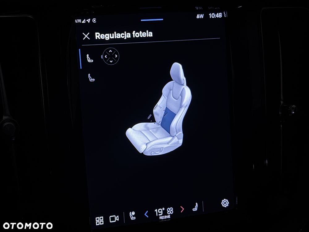 Volvo XC 60 B4 D AWD Plus Dark - 31