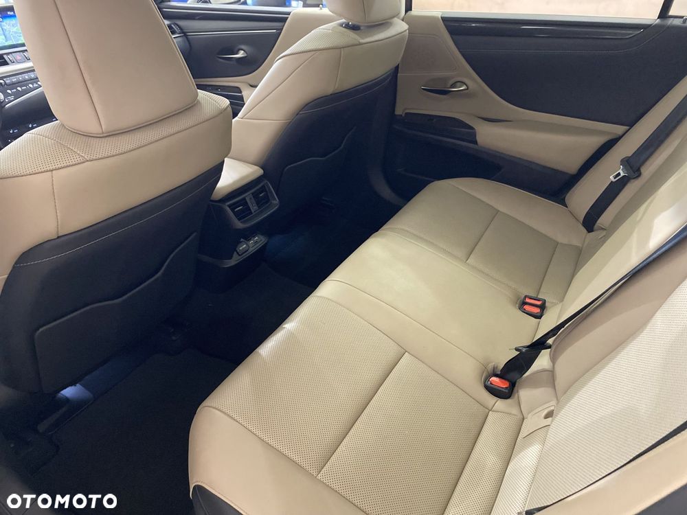 Lexus ES - 13