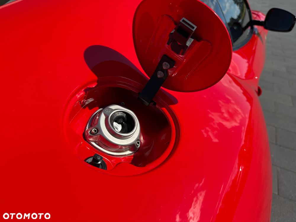 Ferrari 812 Superfast - 10