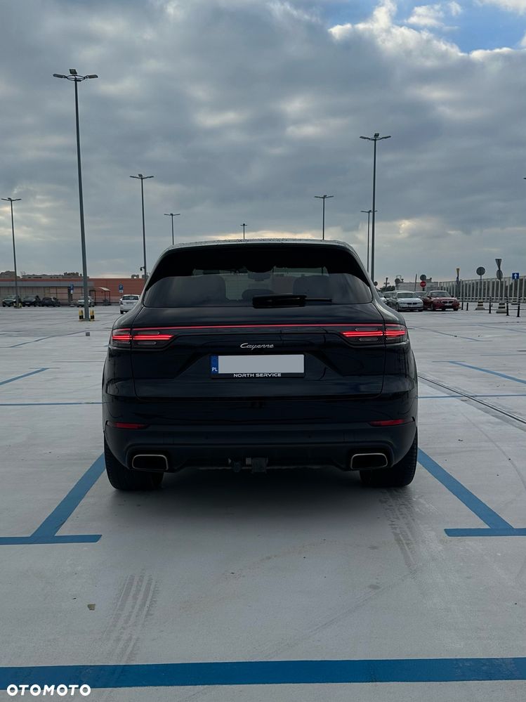 Porsche Cayenne - 4
