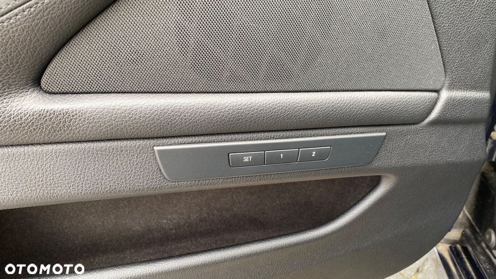 BMW Seria 5 520d Luxury Line - 32