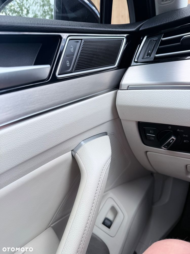 Volkswagen Passat - 24
