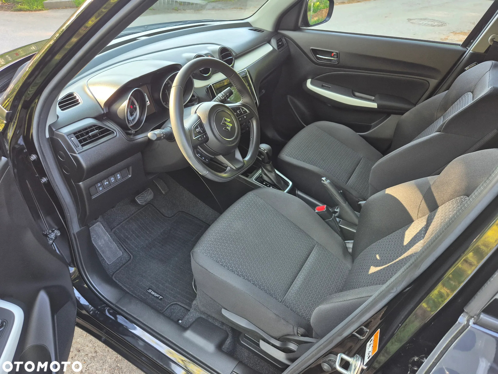 Suzuki Swift 1.2 Dualjet SHVS Premium CVT - 31