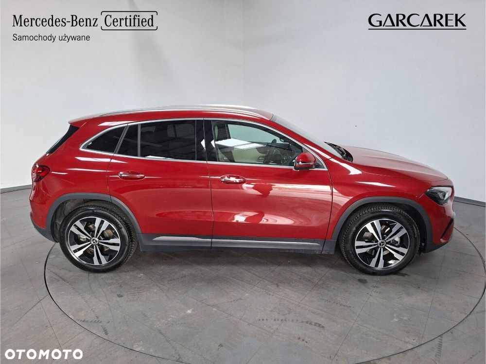 Mercedes-Benz GLA - 9