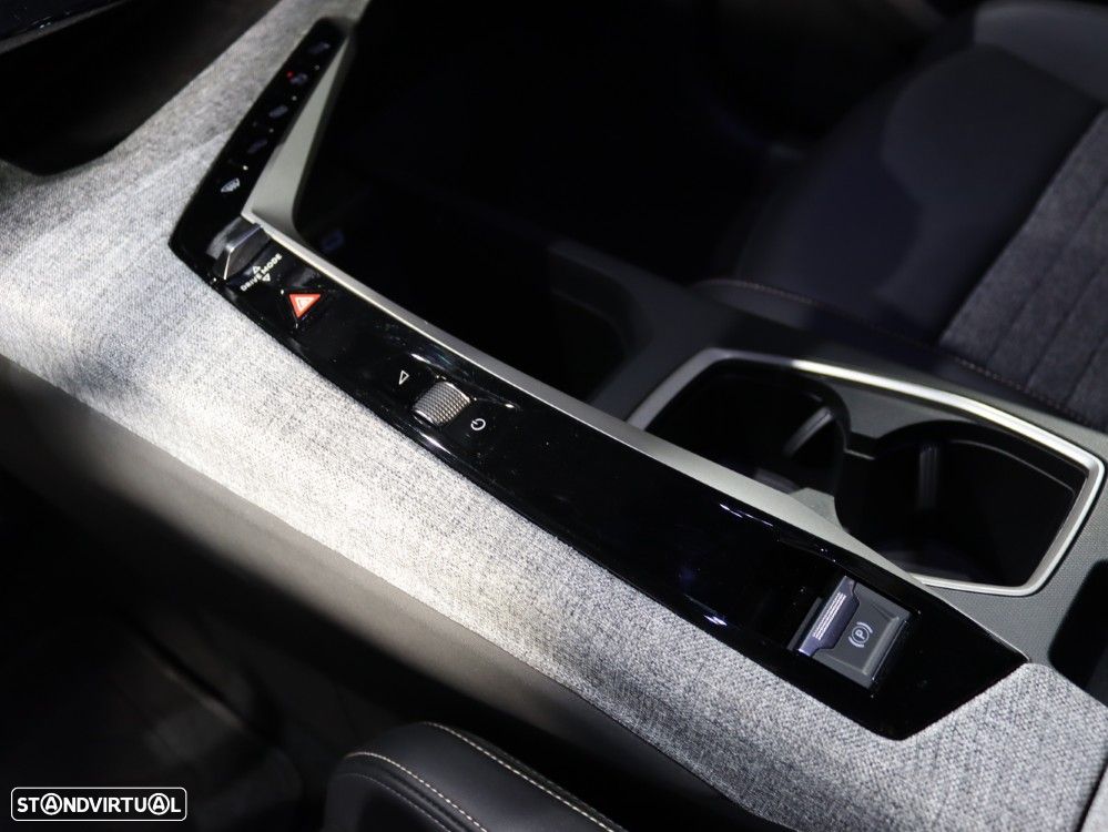 Peugeot 3008 1.2 Hybrid Allure e-DCS6 - 18