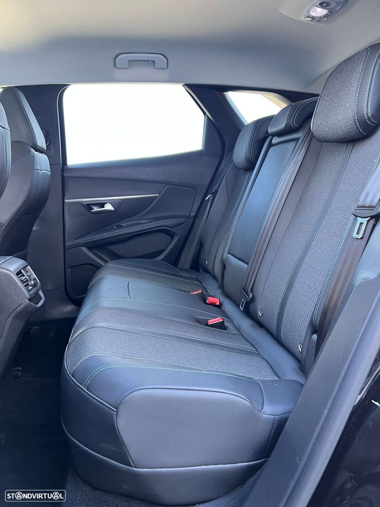 Peugeot 3008 Plug-In Hybrid 225 e-EAT8 Allure Pack - 11