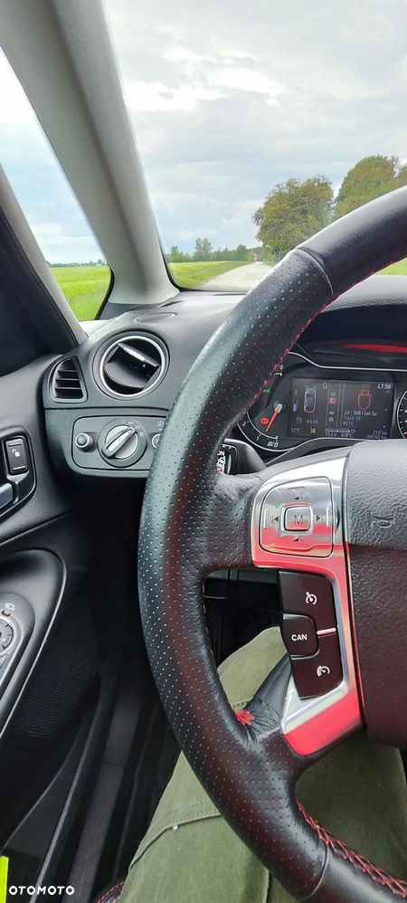 Ford S-Max - 31