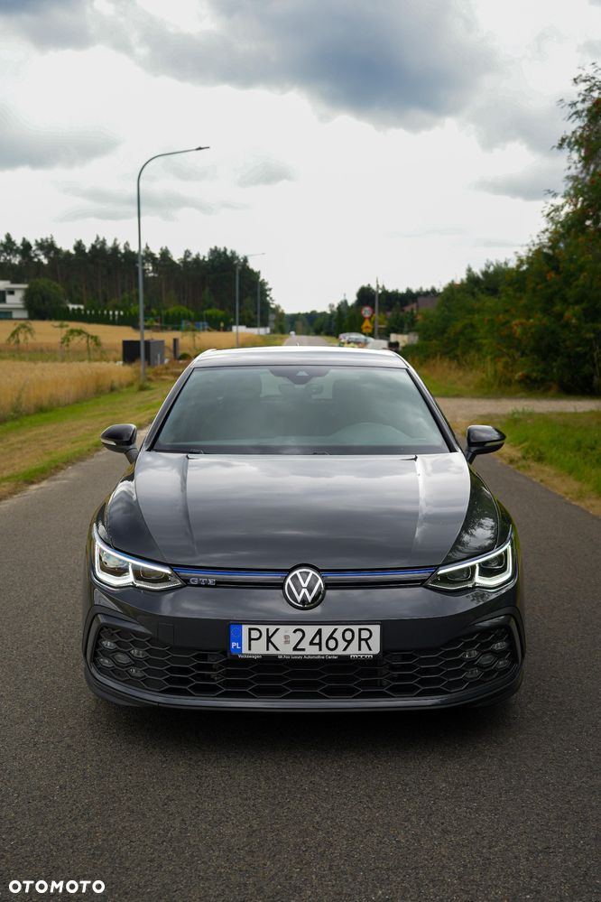 Volkswagen Golf - 6