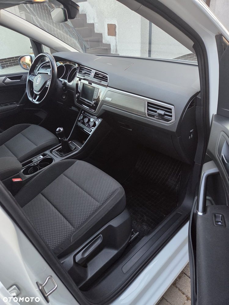 Volkswagen Touran - 7