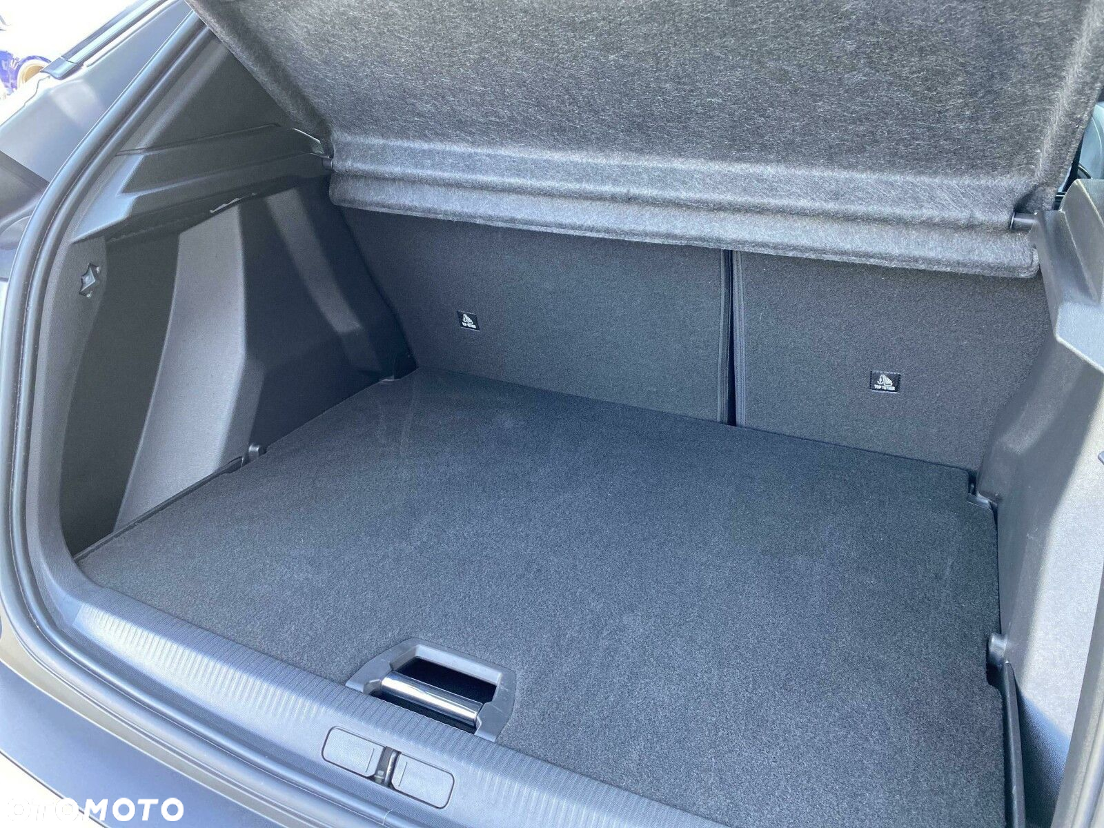 Peugeot 2008 PureTech 130 Allure S&S EAT8 - 18