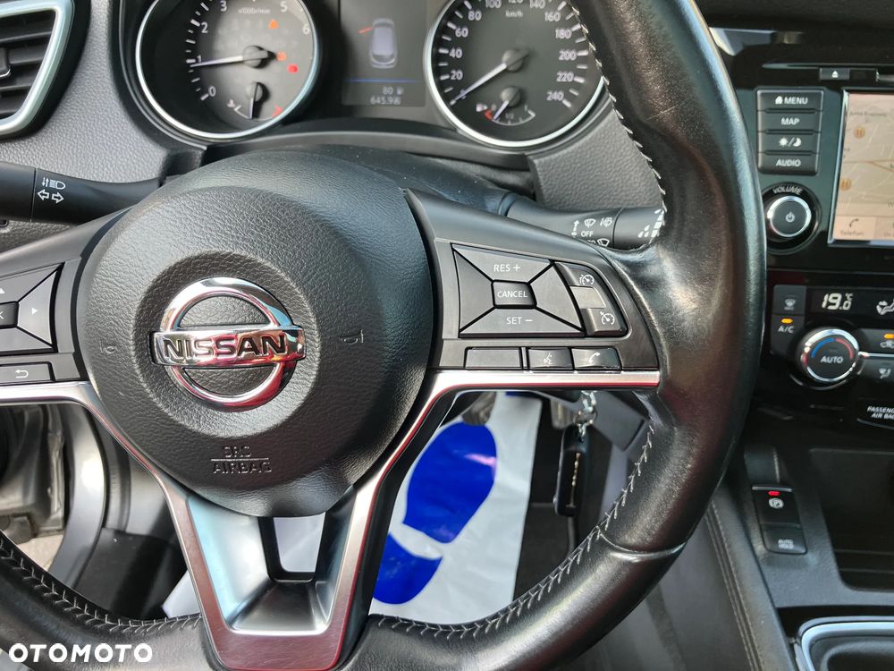 Nissan Qashqai 1.3 DIG-T N-Connecta EU6d - 24