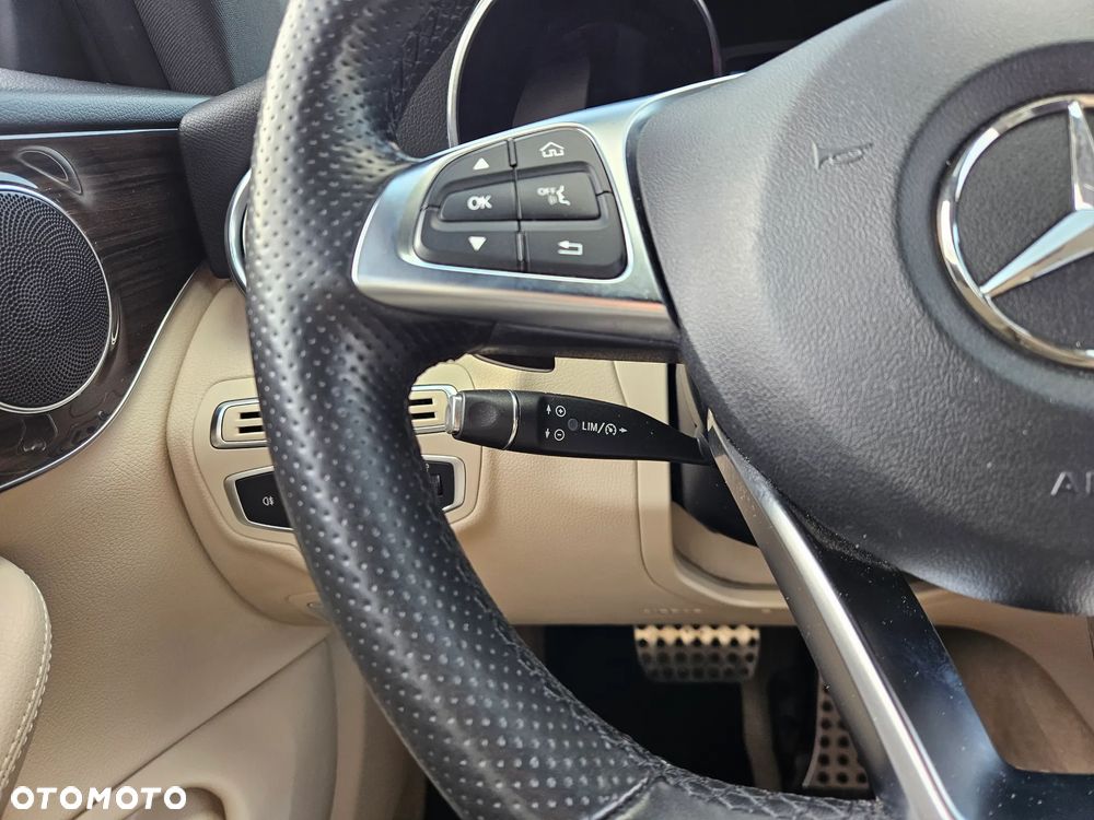 Mercedes-Benz Klasa C 300 9G-TRONIC - 19