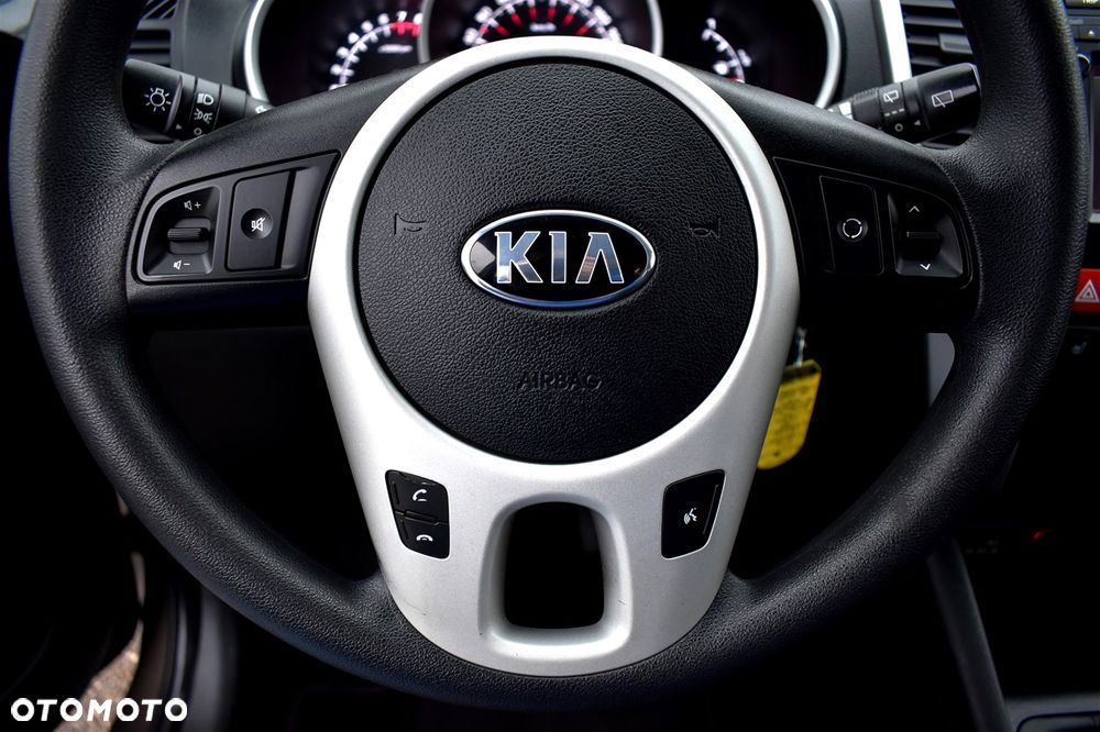 Kia Venga 1.4 CVVT Fifa World Cup Edition - 36