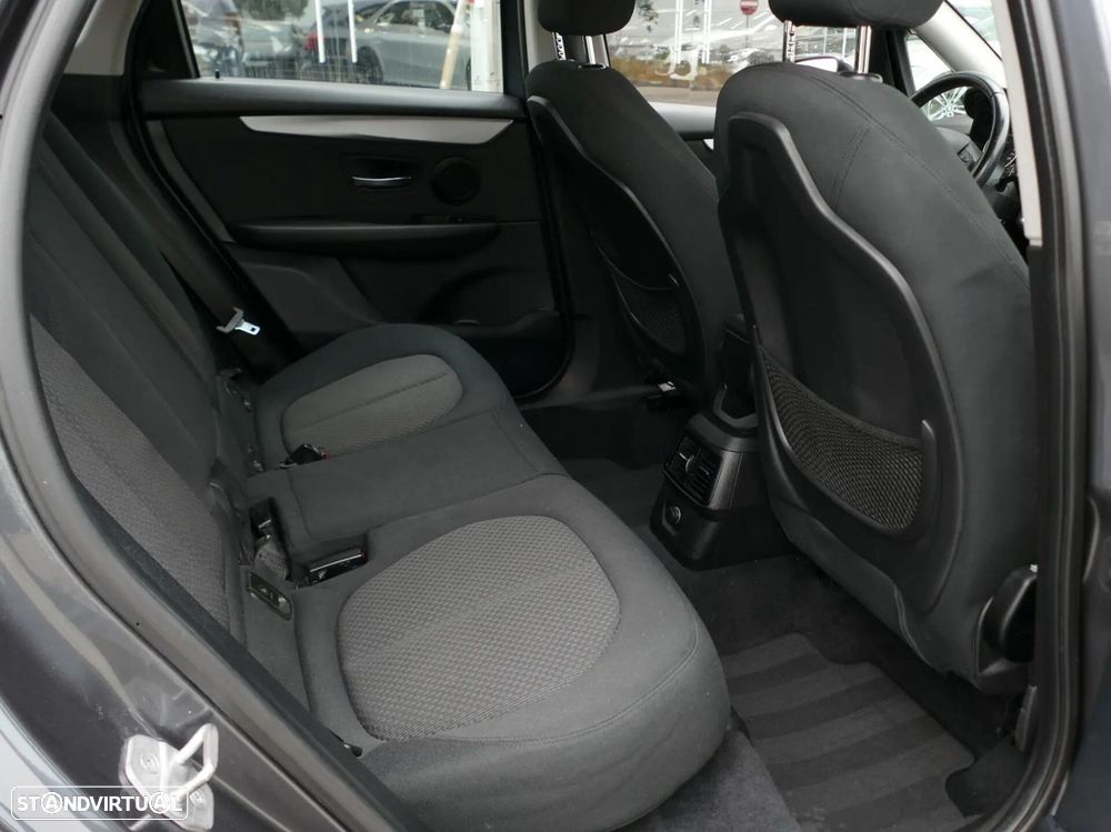 BMW 216 Active Tourer d Advantage Auto - 32