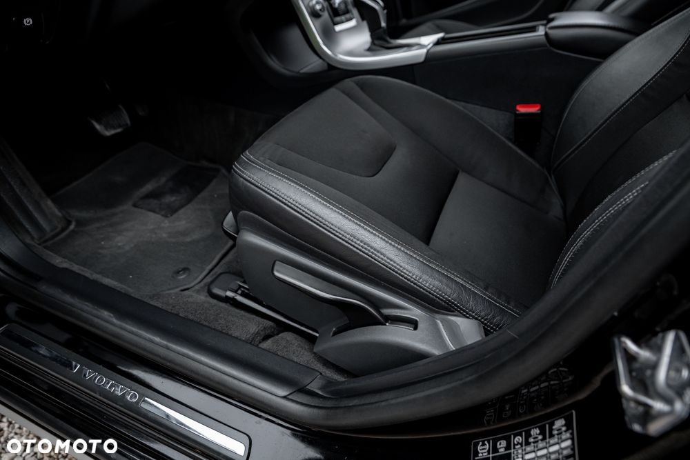 Volvo V60 Cross Country D3 Geartronic - 16