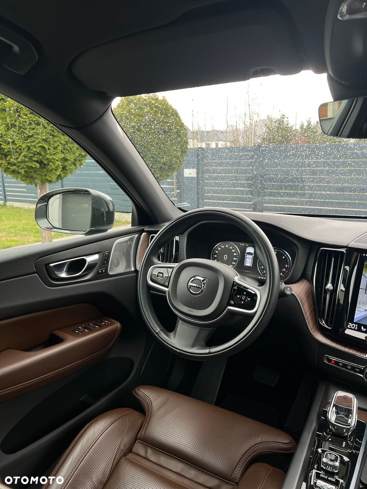 Volvo XC 60 B5 D AWD Inscription - 24