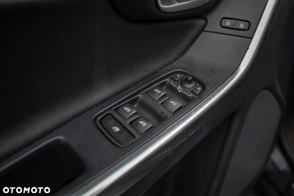 Volvo XC 60 D3 Geartronic Momentum - 15