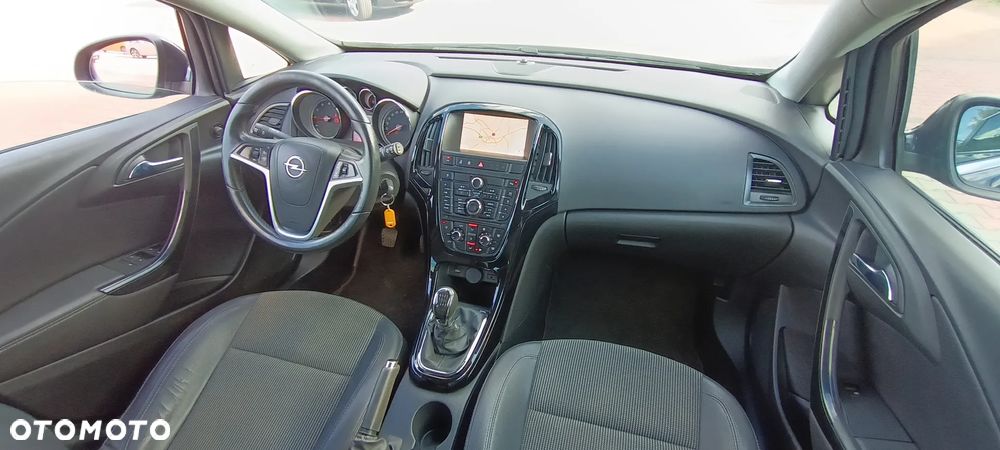 Opel Astra 1.4 Turbo Cosmo - 12