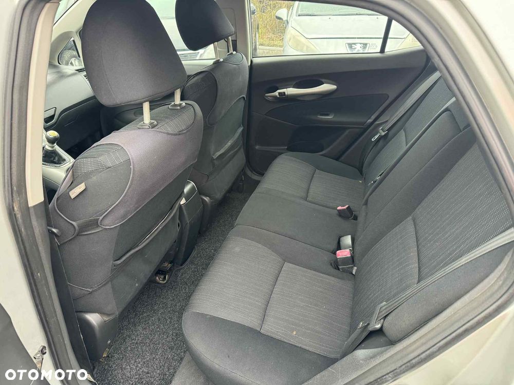 Toyota Auris 2.0 D-4D Premium - 12