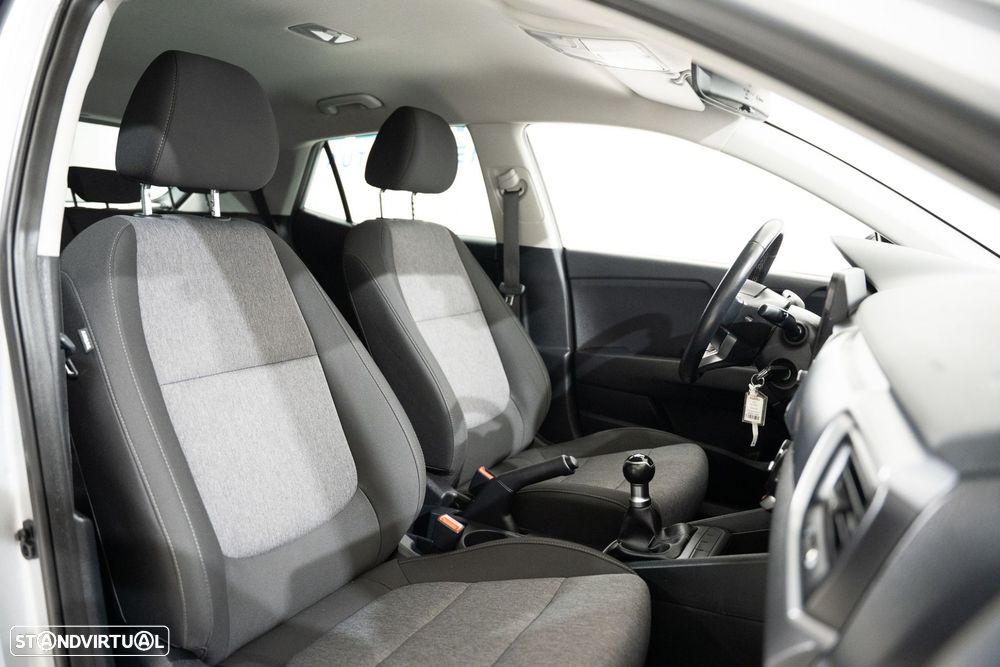 Kia Stonic 1.2 MPi Dynamic - 24