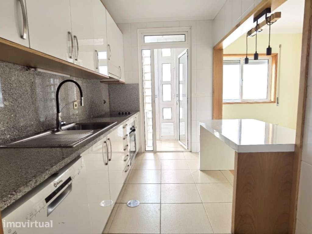 Apartamento T2 para arrendamento junto à praia de Esmoriz! - Grande imagem: 2/25