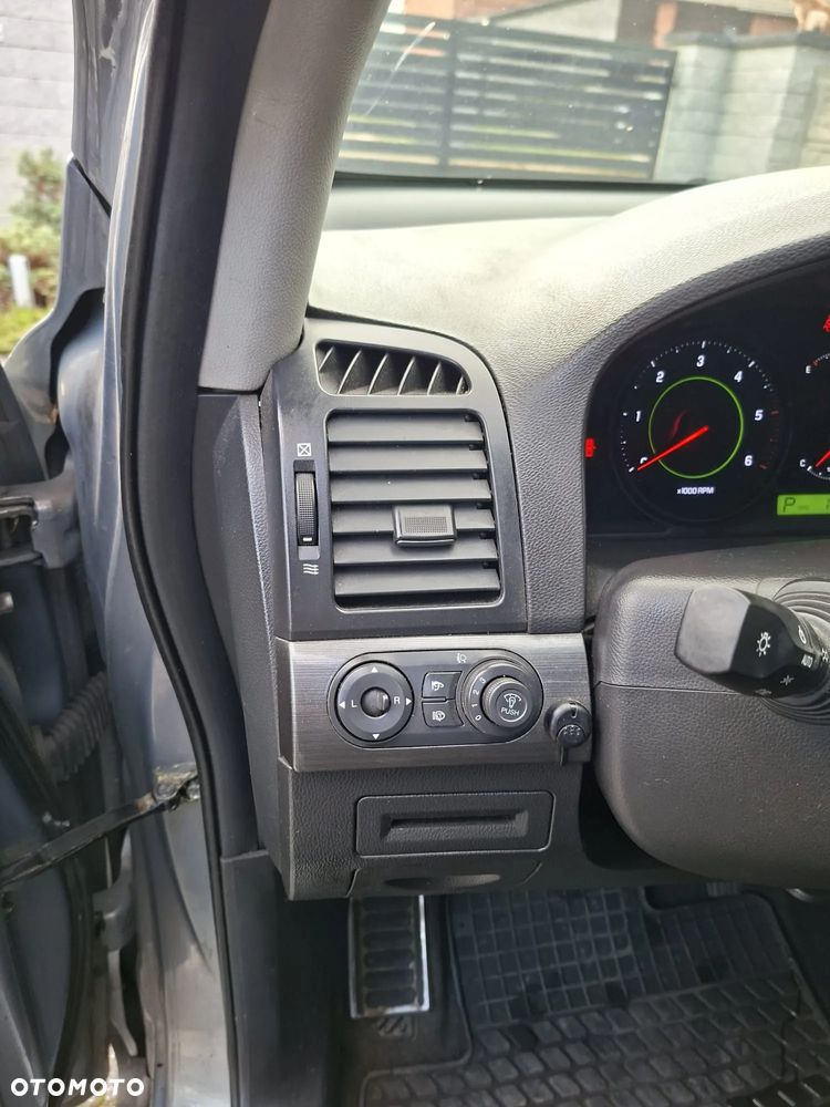 Chevrolet Captiva - 25