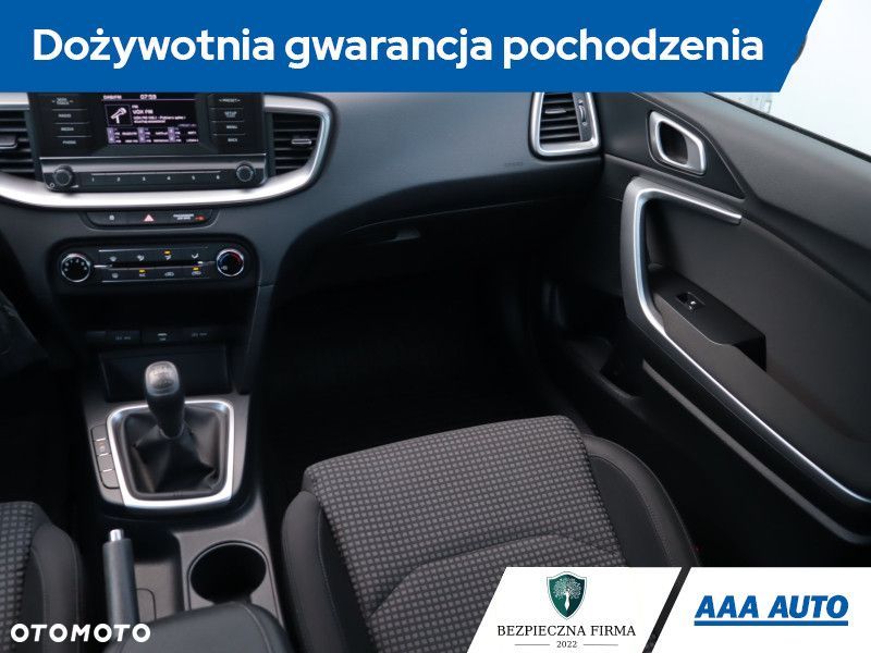 Kia Ceed - 10