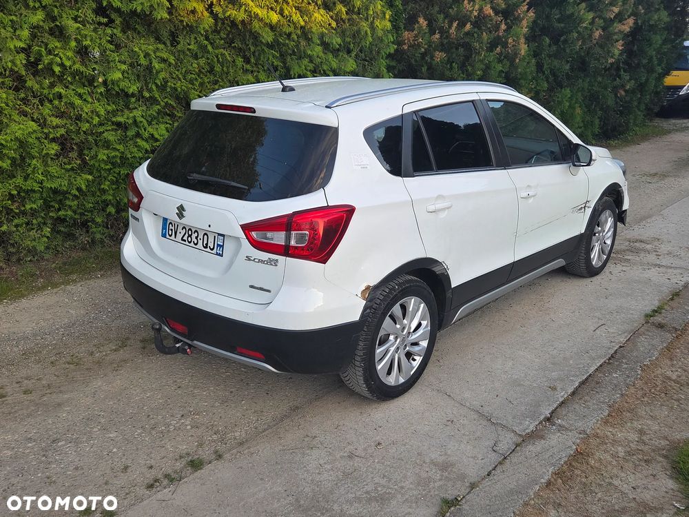 Suzuki SX4 S-Cross 1.4 T Premium 4WD - 3
