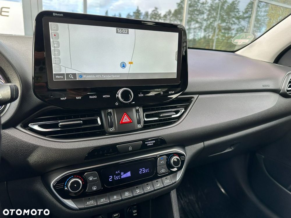 Hyundai i30 1.6 D Comfort DCT - 23