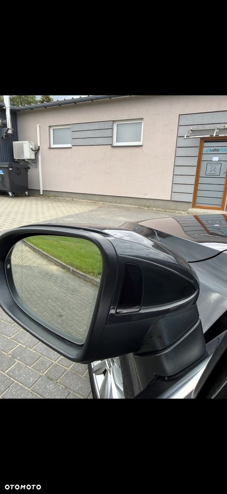 Volkswagen Passat 2.0 TDI SCR DSG - 13