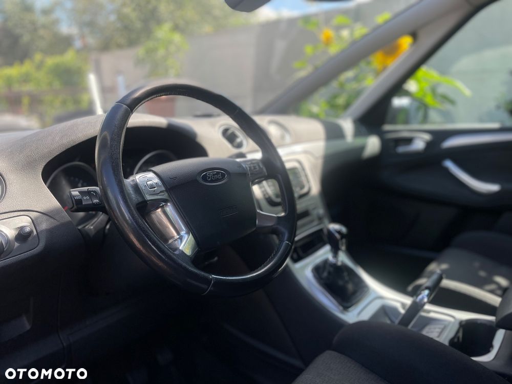 Ford S-Max - 8