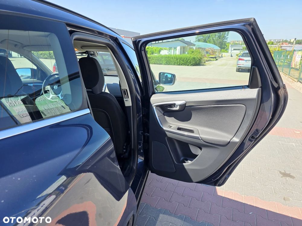 Volvo XC 60 T5 Powershift Momentum - 12