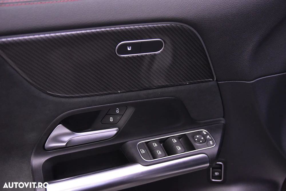 Mercedes-Benz GLA - 14