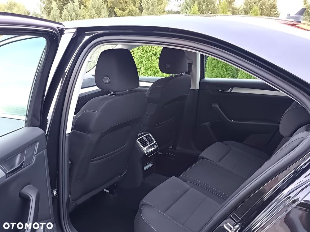 Skoda Superb ver-2-0-tdi-ambition - 8