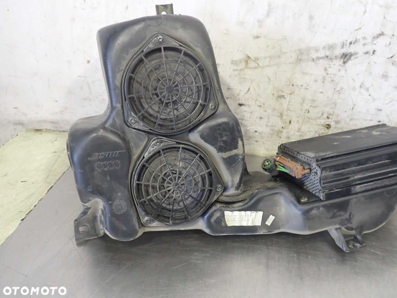 SUBWOOFER WZMACNIACZ AUDI A6 C5 2.5 4B5035382A - 3