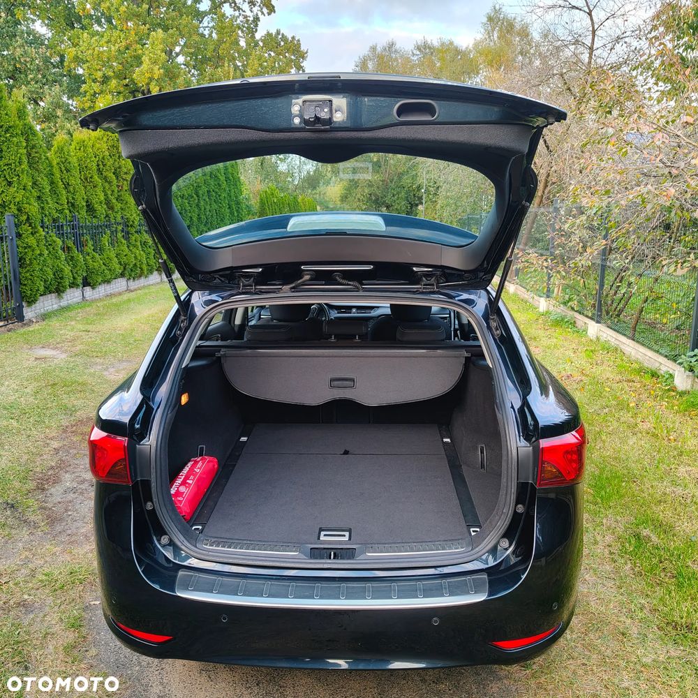 Toyota Avensis 2.0 D-4D Premium - 7
